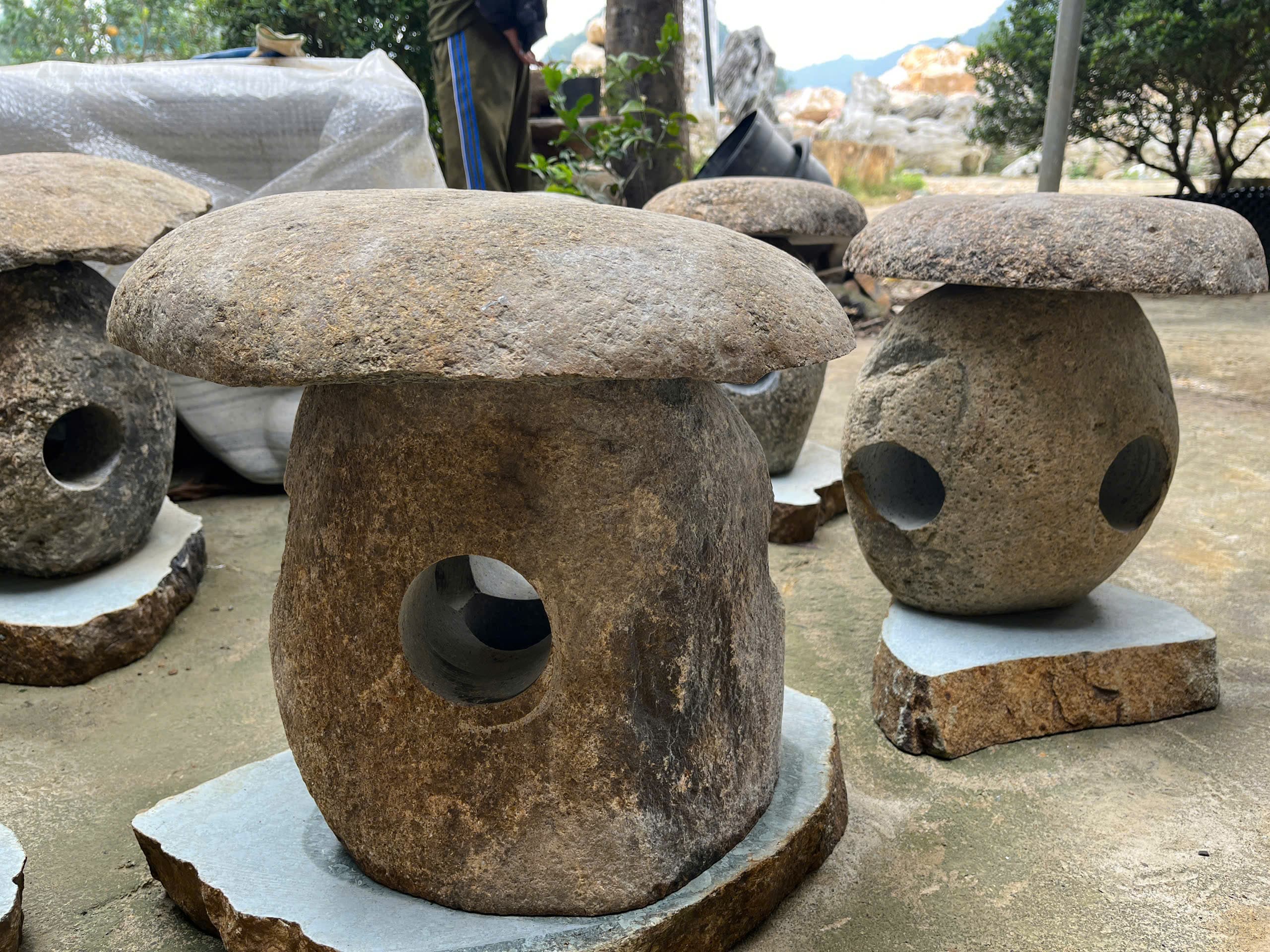 Đèn đá cuội